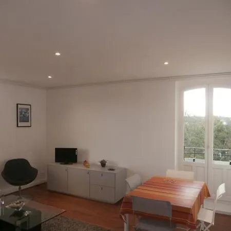 Erin-bien Moderne Proche Du Centre Et De La Apartmán *
